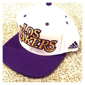 NWT LOS LAKERS NOCHE LATINA RARE SNAPBACK!
